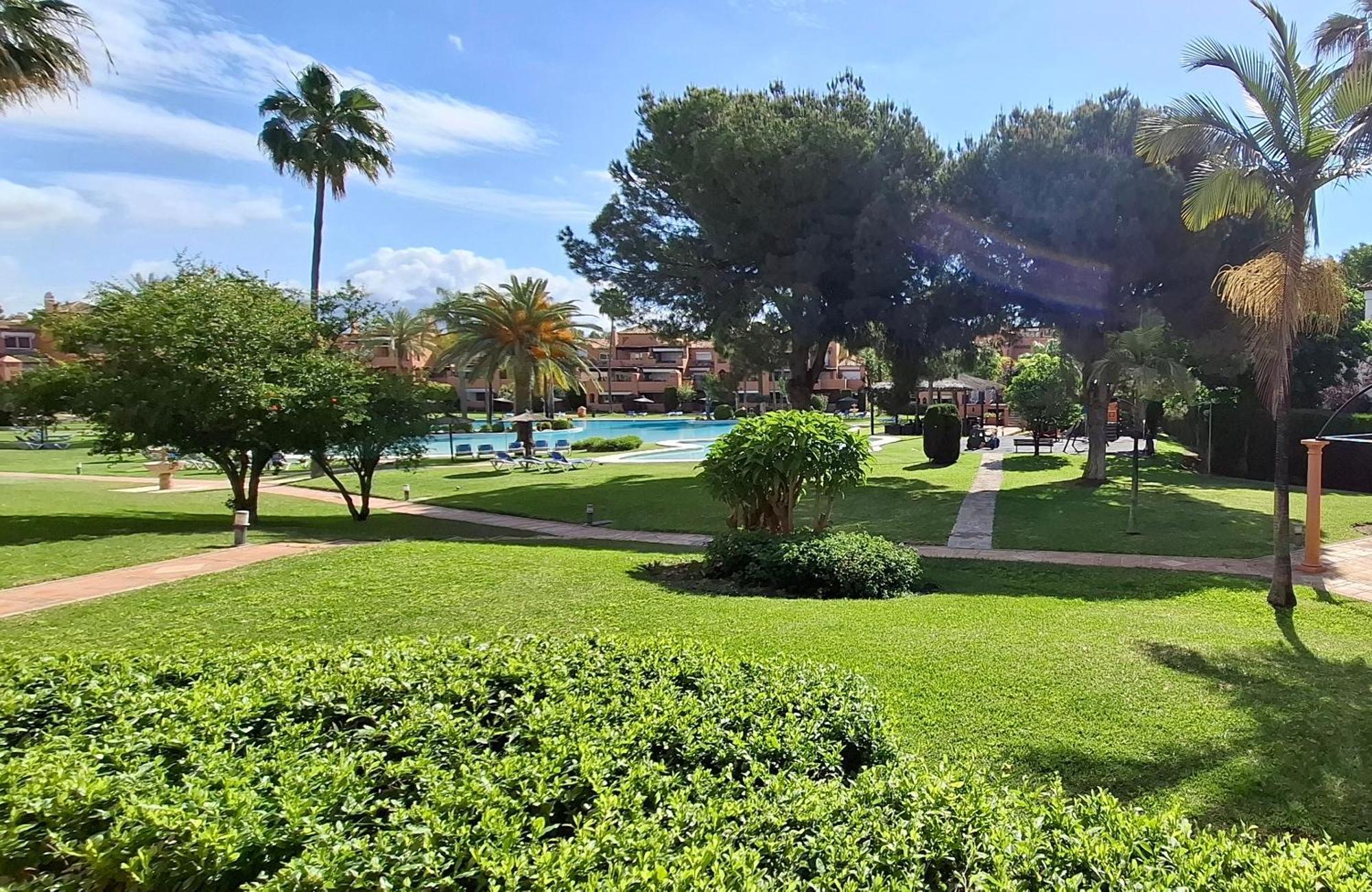 Апартаменты Alhambra Del Golf - Guadalmina Эстепона Экстерьер фото